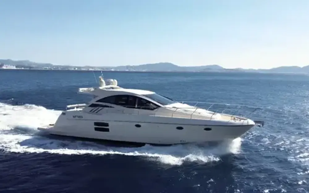 slider 0 Queens Yachts  54