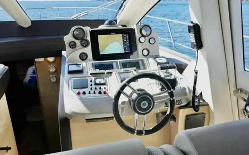 slider 12 Queens Yachts  54