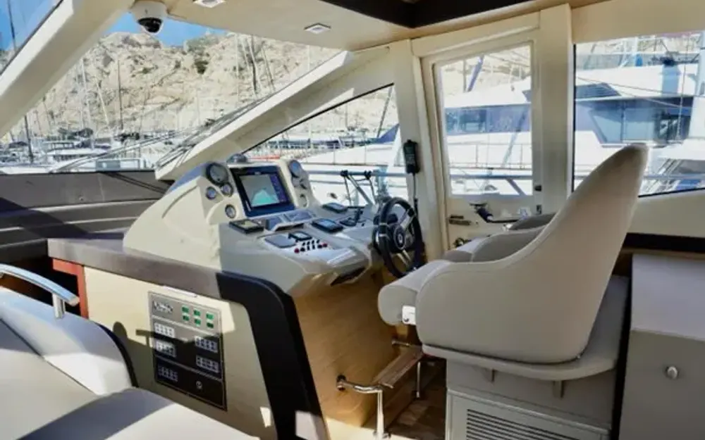 slider 14 Queens Yachts  54