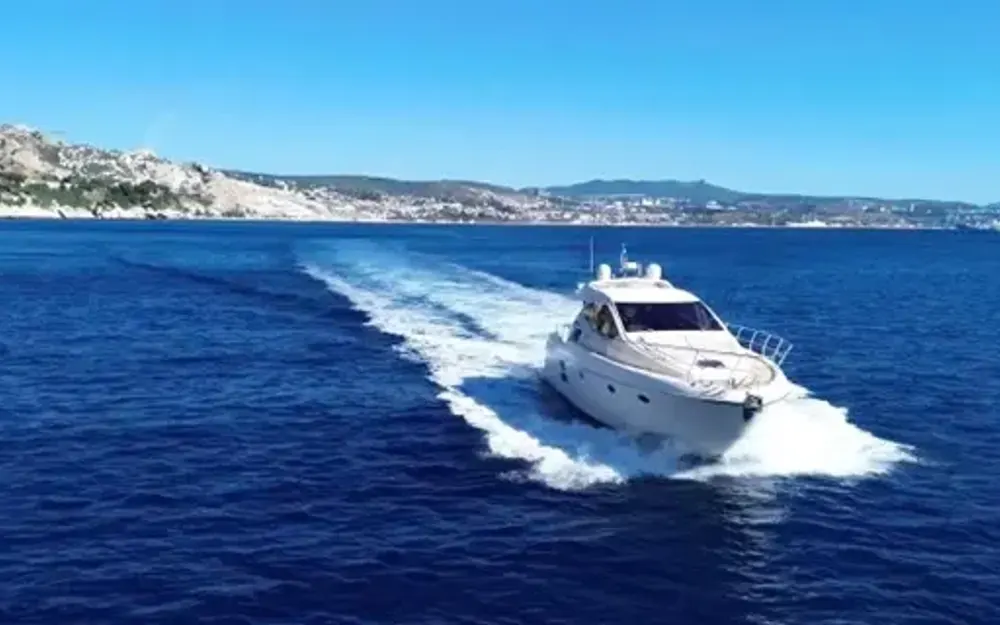 slider 3 Queens Yachts  54