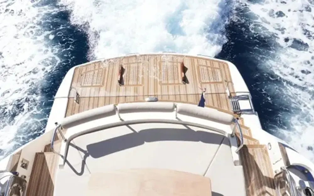 slider 5 Queens Yachts  54