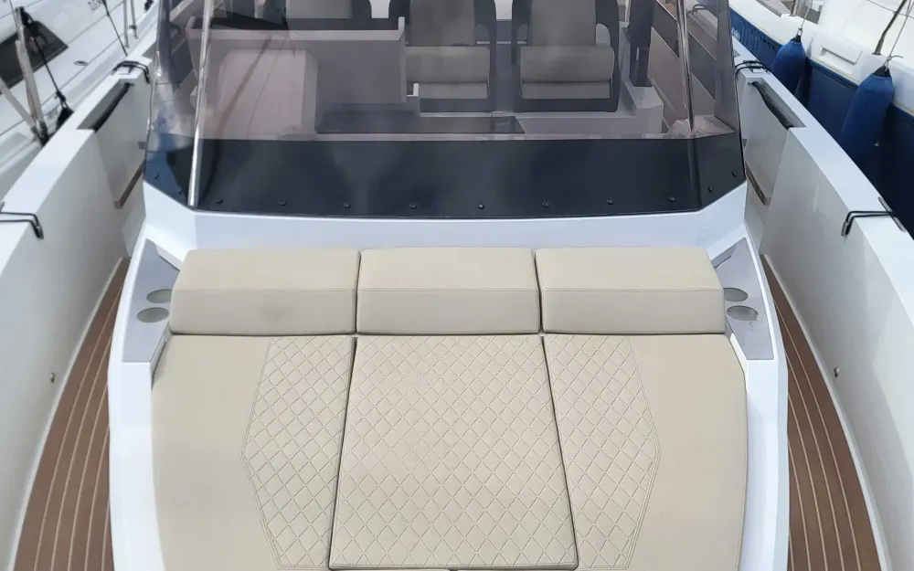 slider 1 De Antonio Yachts D36 Open