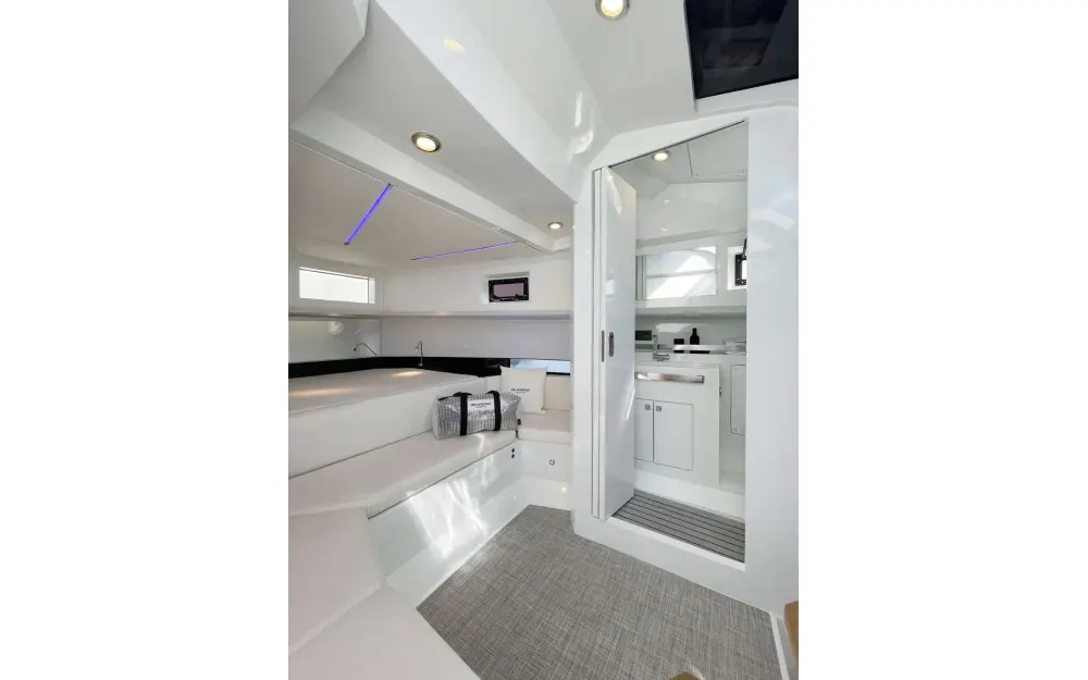 slider 2 De Antonio Yachts D36 Open