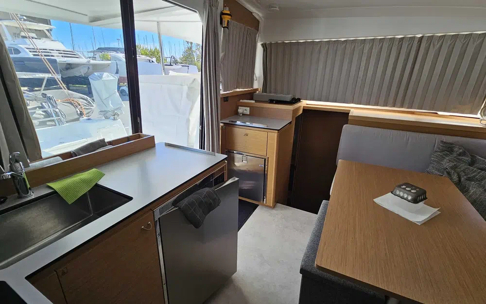 slider 11 Beneteau Excess 11