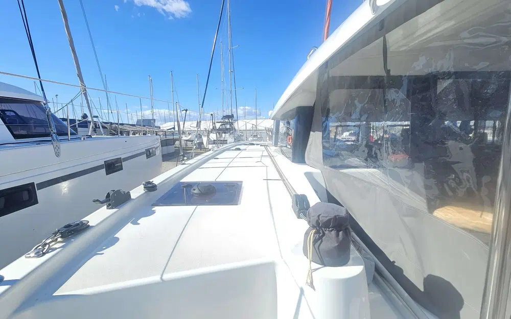slider 1 Beneteau Excess 11