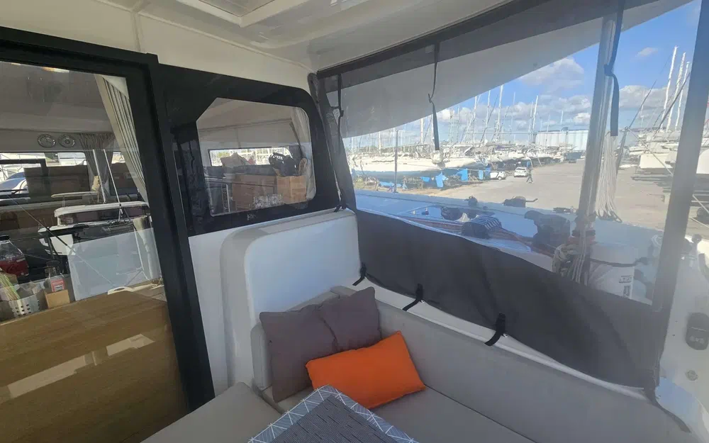 slider 4 Beneteau Excess 11