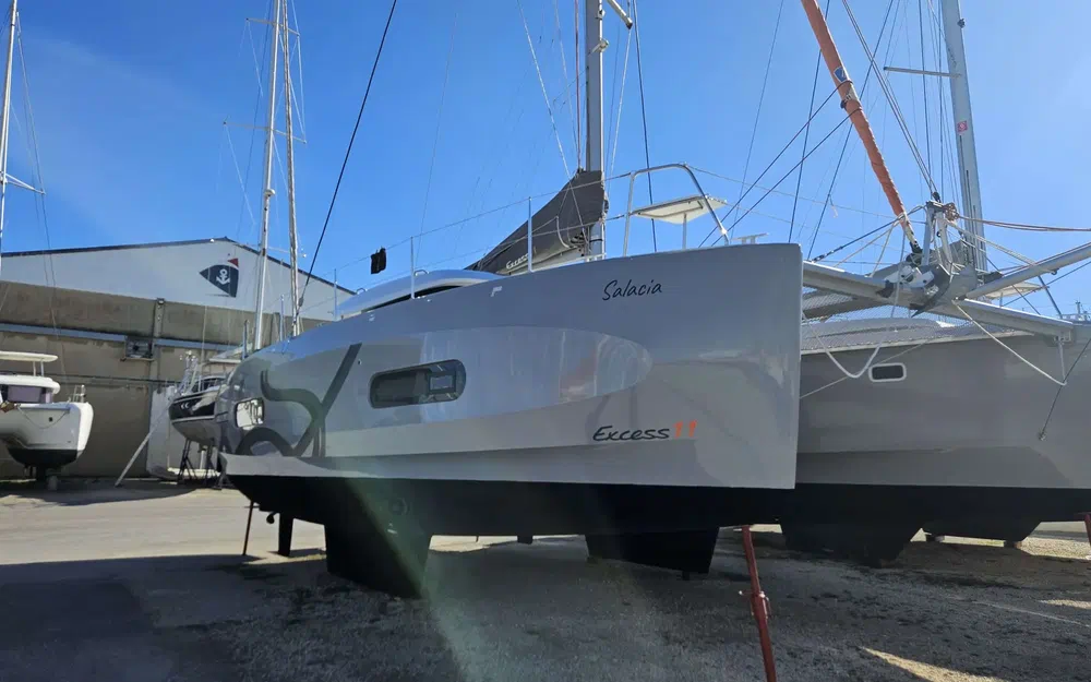 slider 7 Beneteau Excess 11