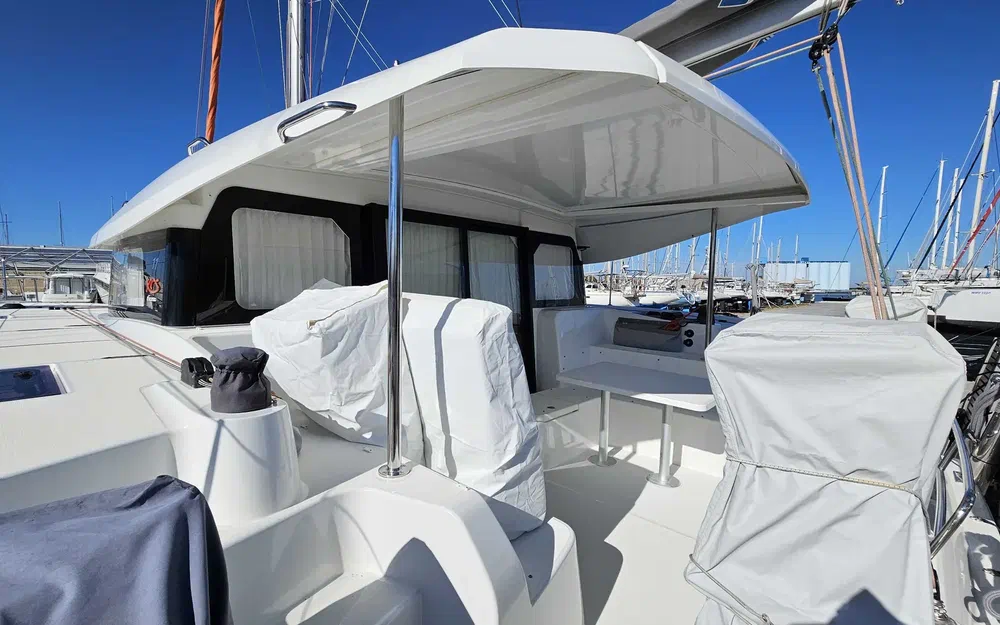 slider 8 Beneteau Excess 11