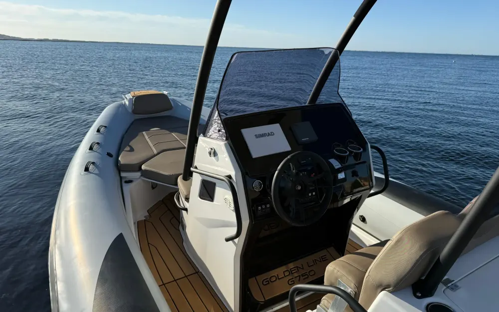 slider 3 Grand Golden Line G750