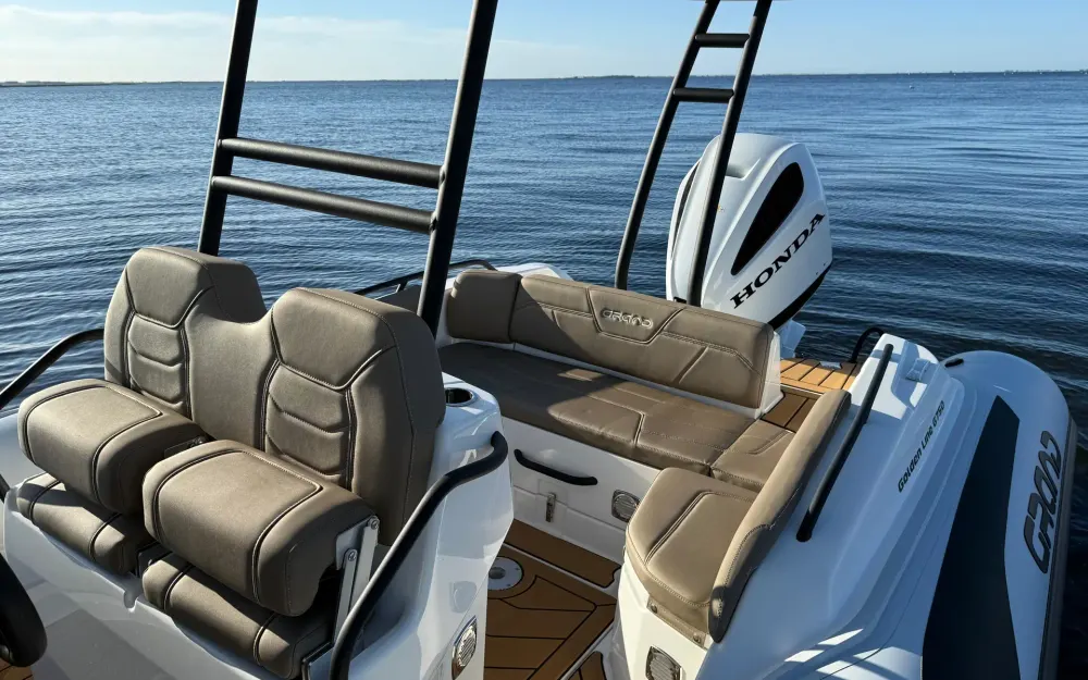 slider 4 Grand Golden Line G750