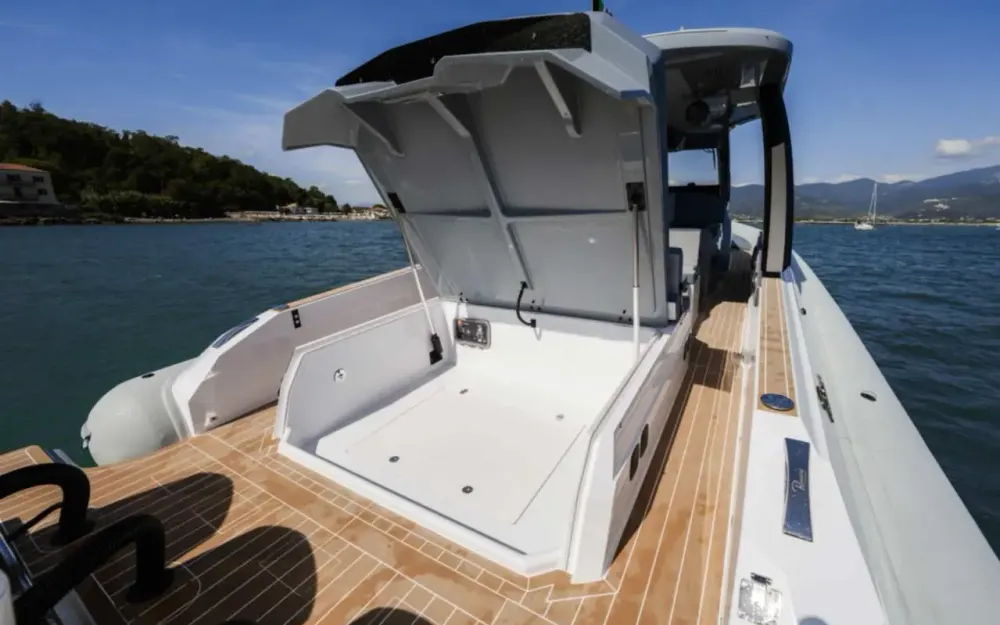 slider 6 Ranieri Cayman