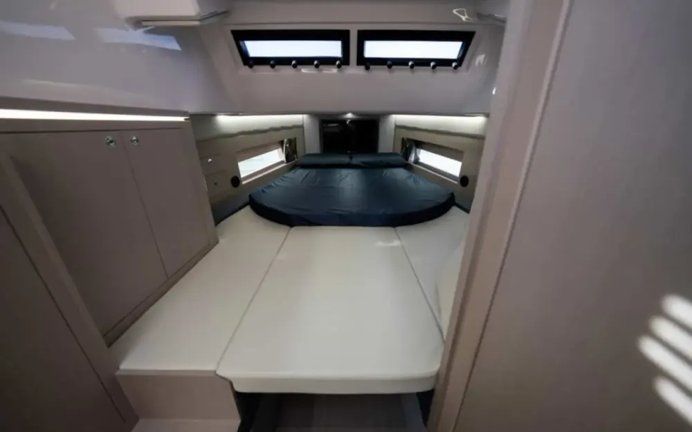 slider 8 Ranieri Cayman