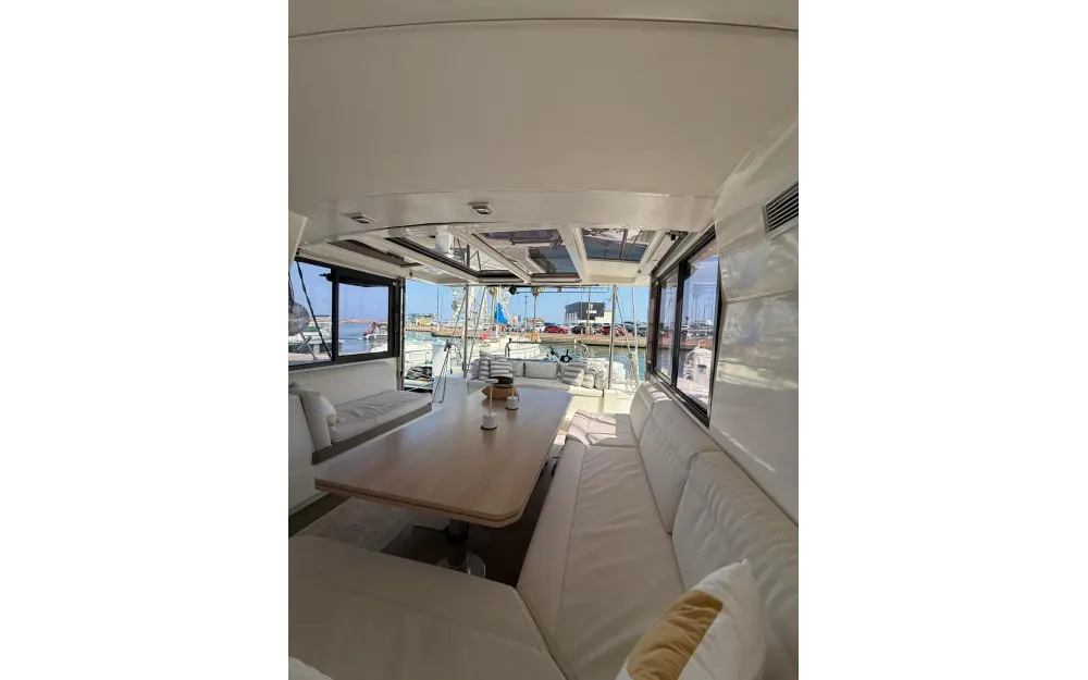 slider 4 Bali Catamarans Bali 4.1