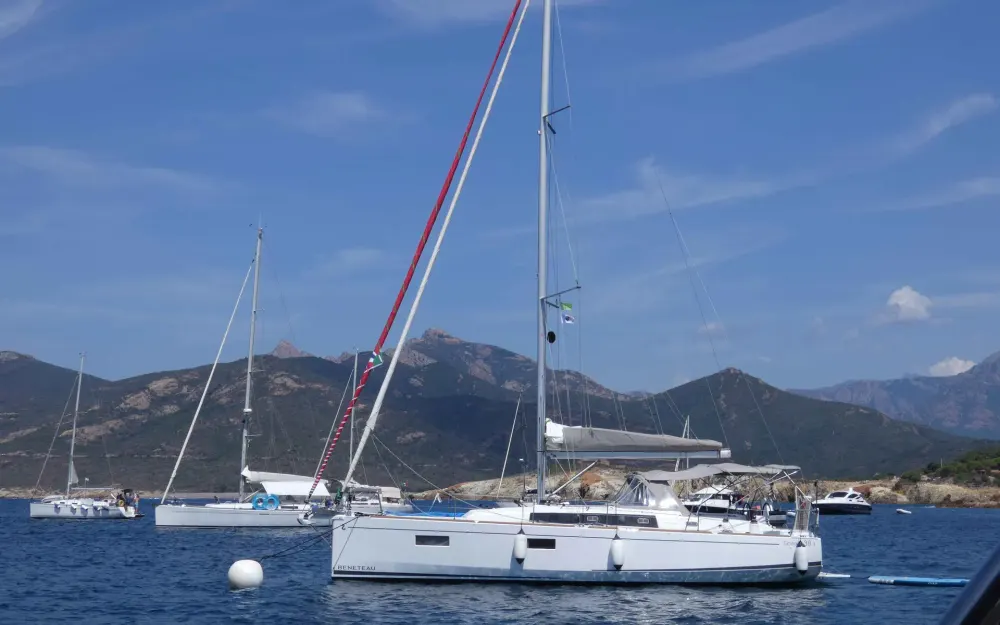 slider 1 Beneteau Oceanis 38.1