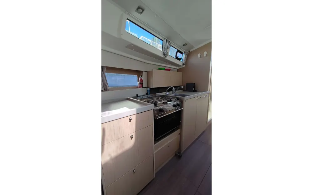 slider 7 Beneteau Oceanis 38.1