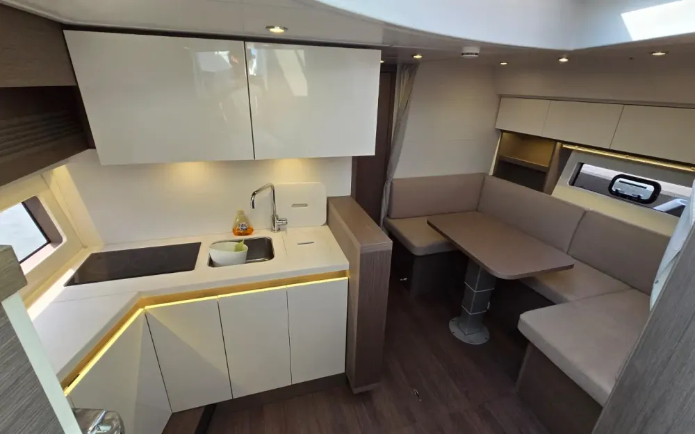 slider 10 Beneteau Gran Turismo 45