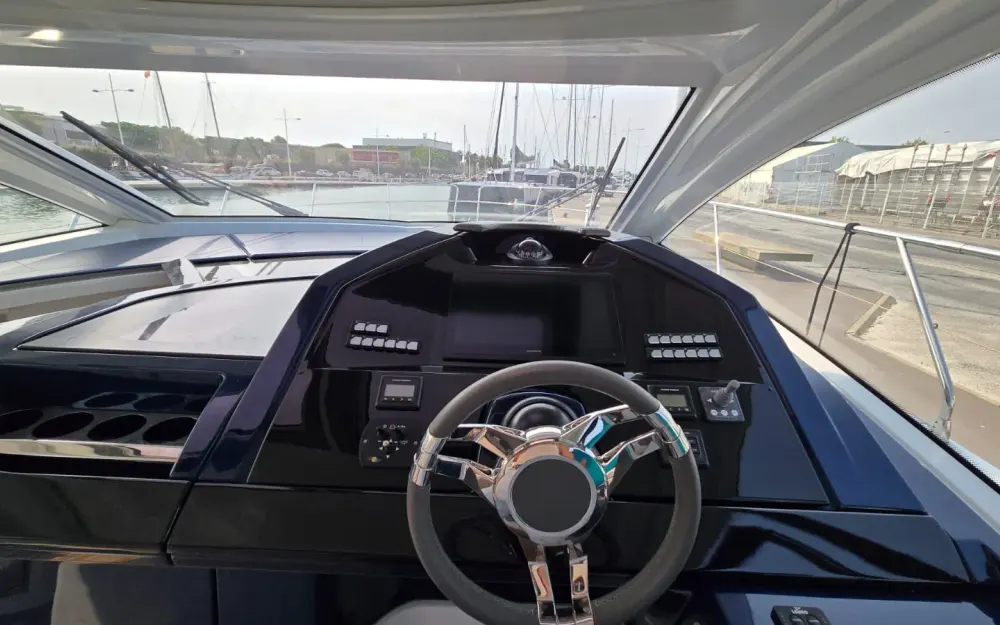 slider 17 Beneteau Gran Turismo 45