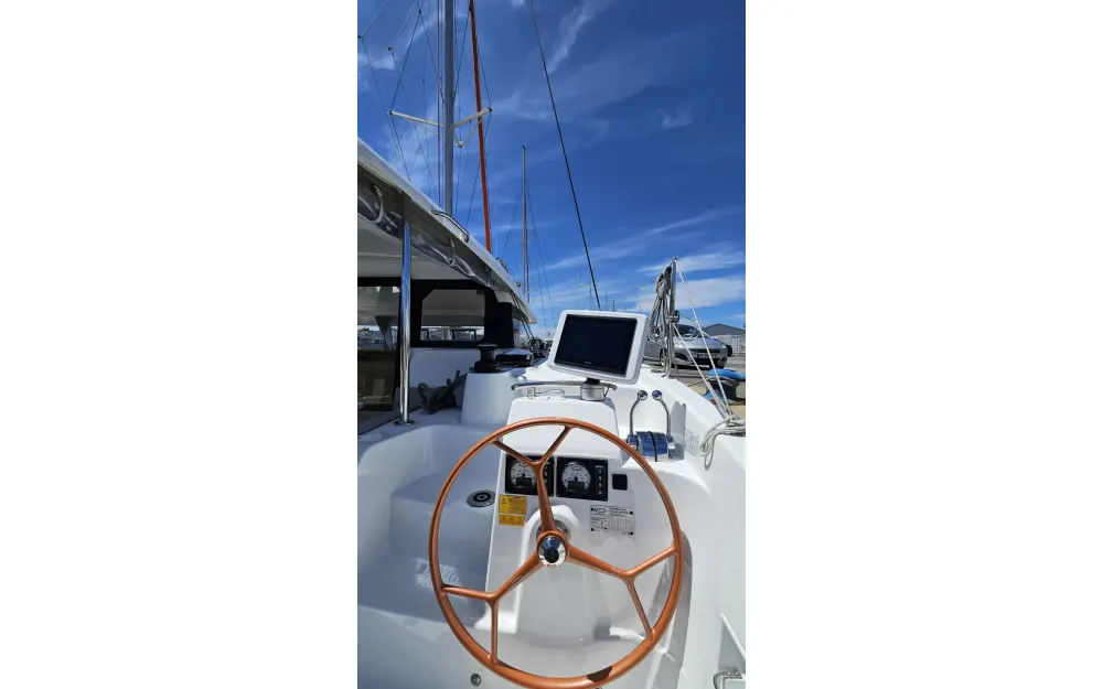 slider 7 Excess Catamarans Excess 11