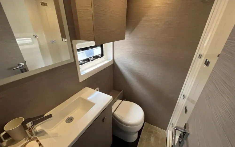 slider 11 Fountaine Pajot My 6