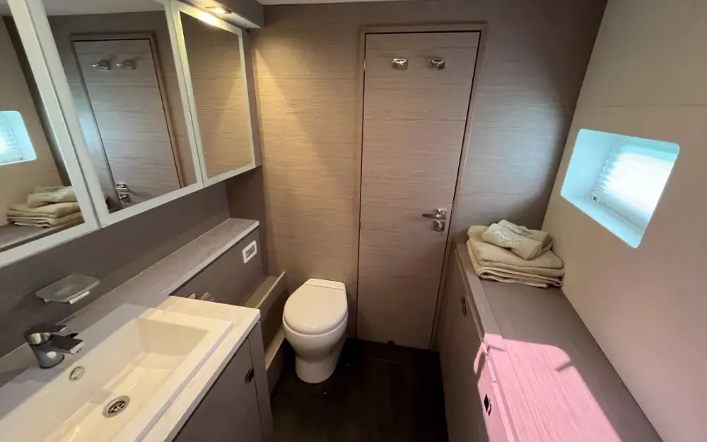 slider 7 Fountaine Pajot My 6