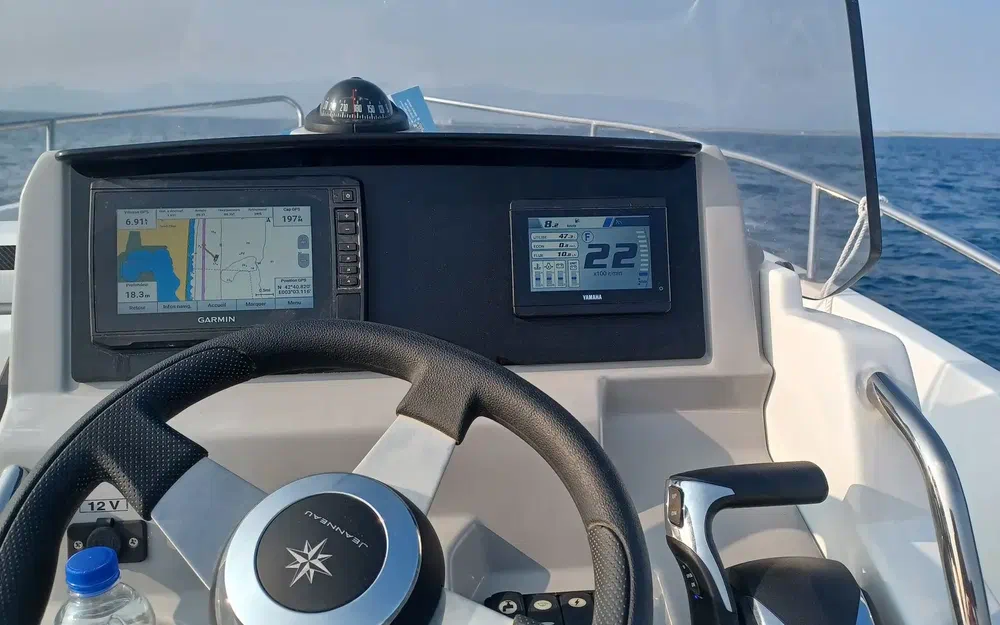 slider 2 Jeanneau Cap Camarat 6.5 CC