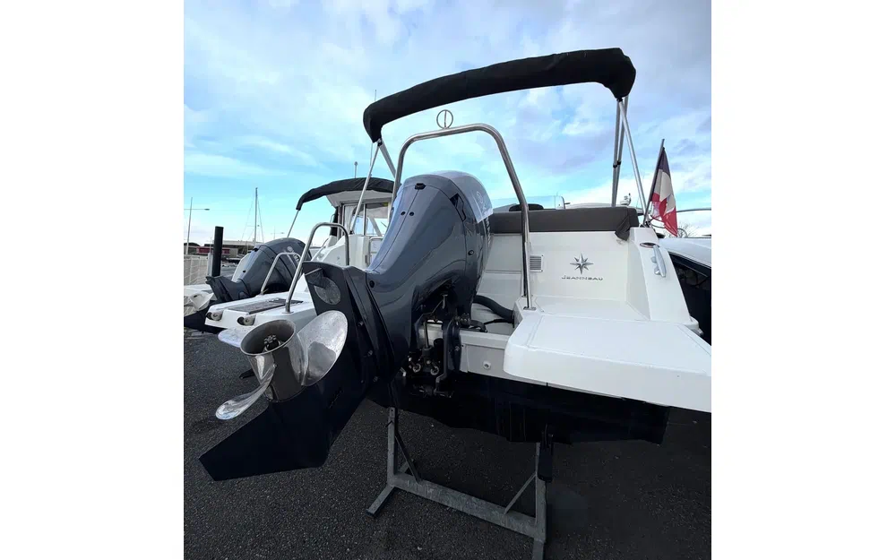 slider 5 Jeanneau Cap Camarat 6.5 CC