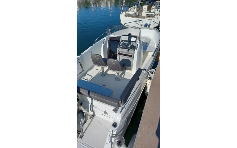 slider 5 Jeanneau Cap Camarat 6.5 CC Serie 3
