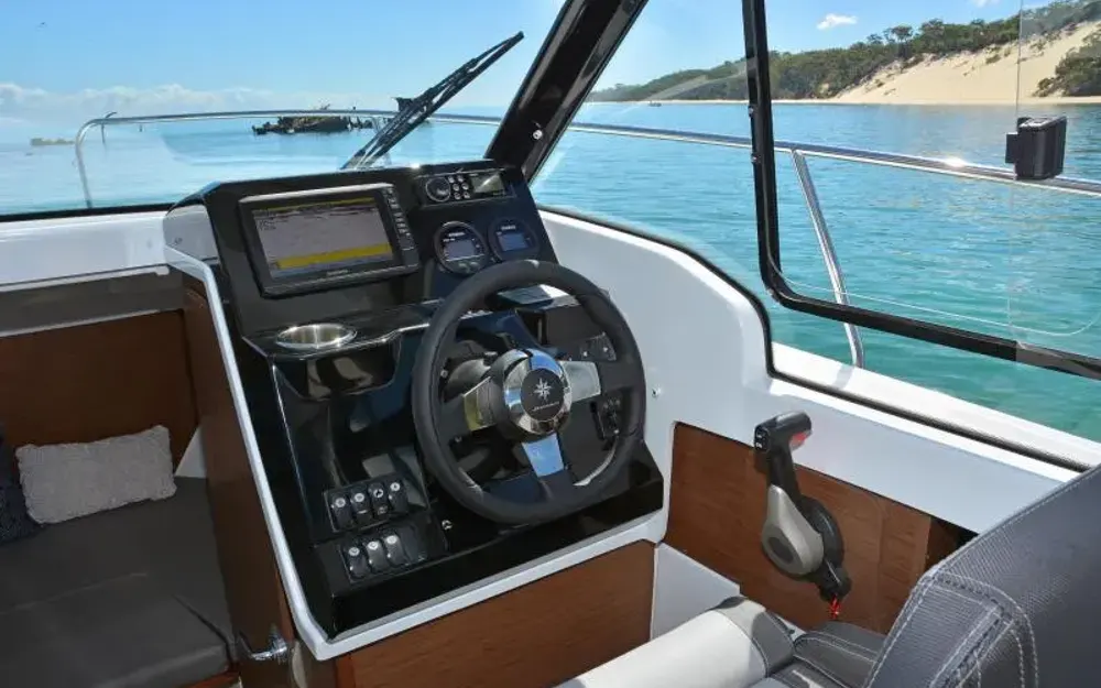 slider 2 Jeanneau Merry Fisher 695 Serie 2