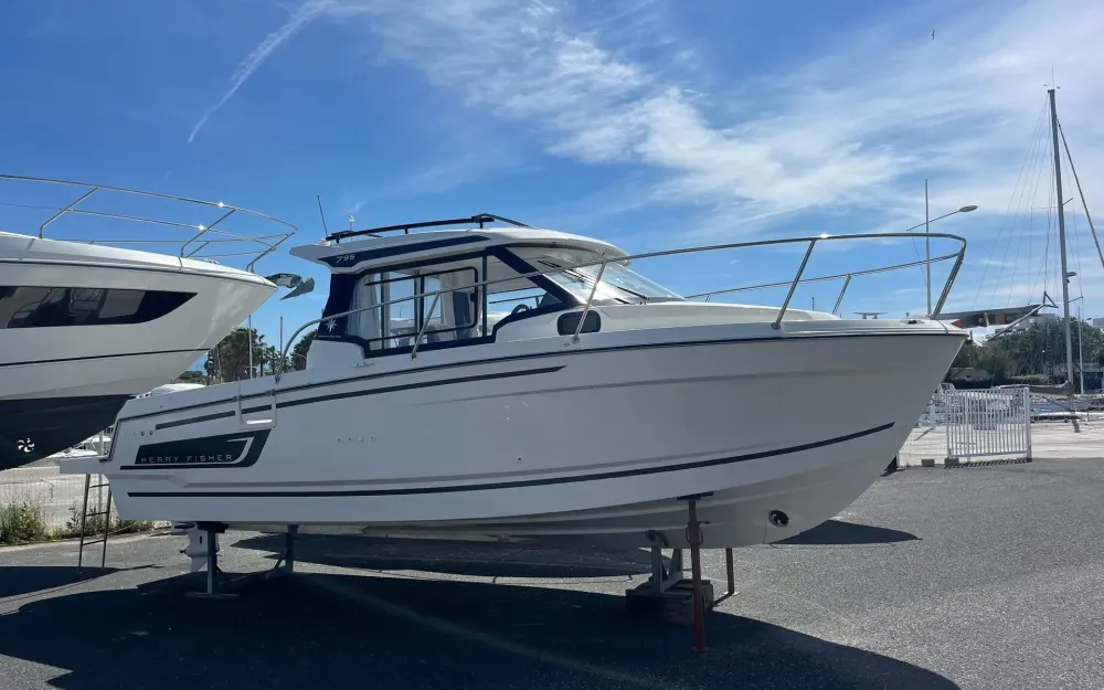 slider 11 Jeanneau Merry Fisher 795 Serie 2