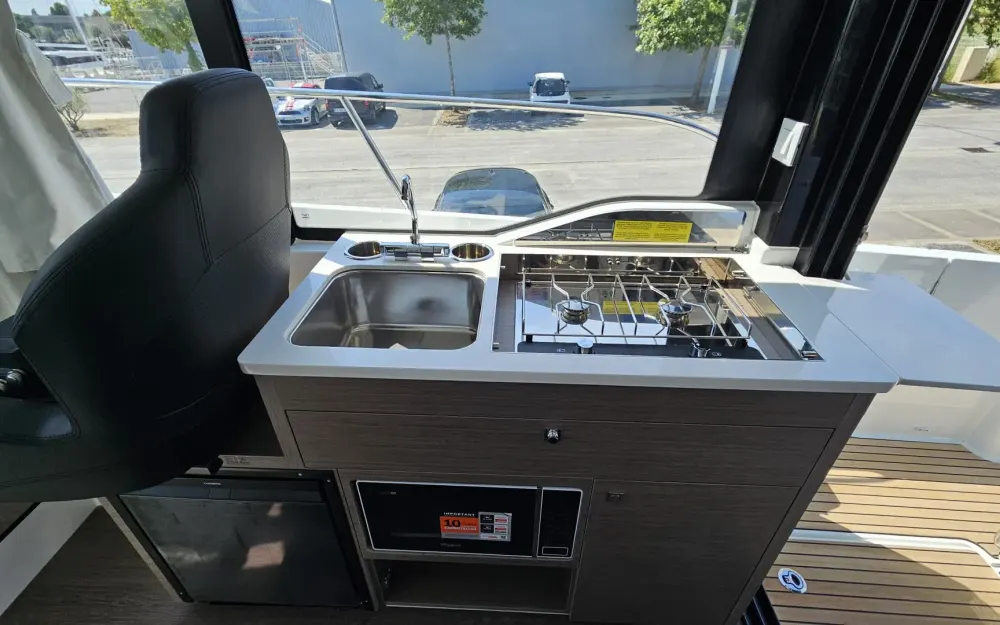 slider 6 Jeanneau Merry Fisher 895 Serie 2