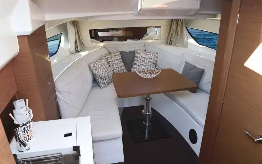 slider 8 Jeanneau Cap Camarat 10.5 WACap Camarat 10.5 Wa Serie 2