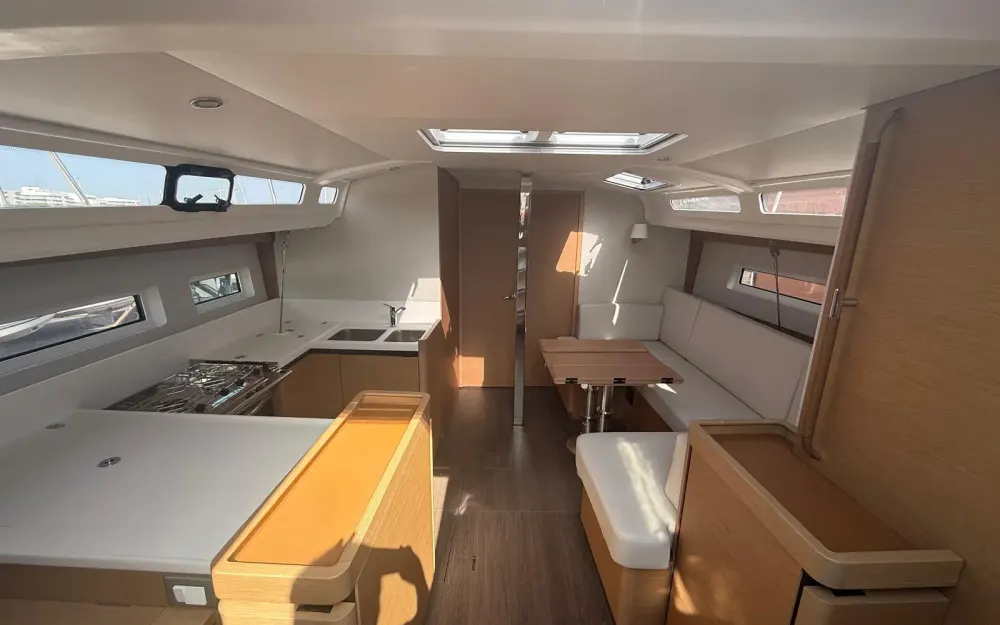 slider 18 Jeanneau Sun Odyssey 440
