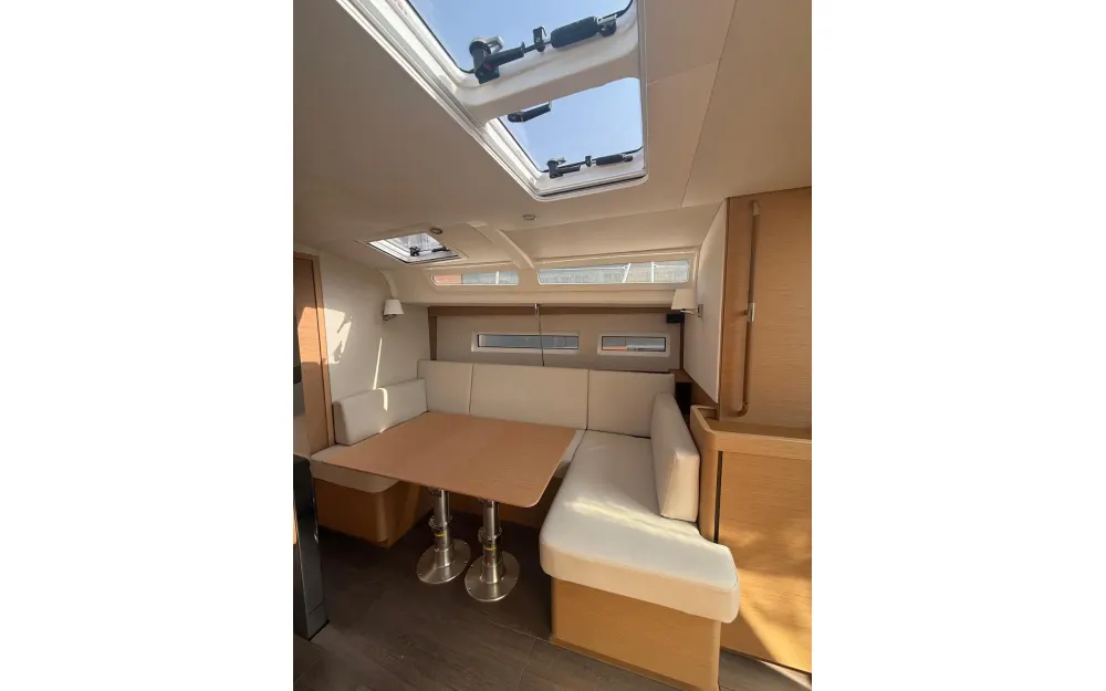 slider 8 Jeanneau Sun Odyssey 440