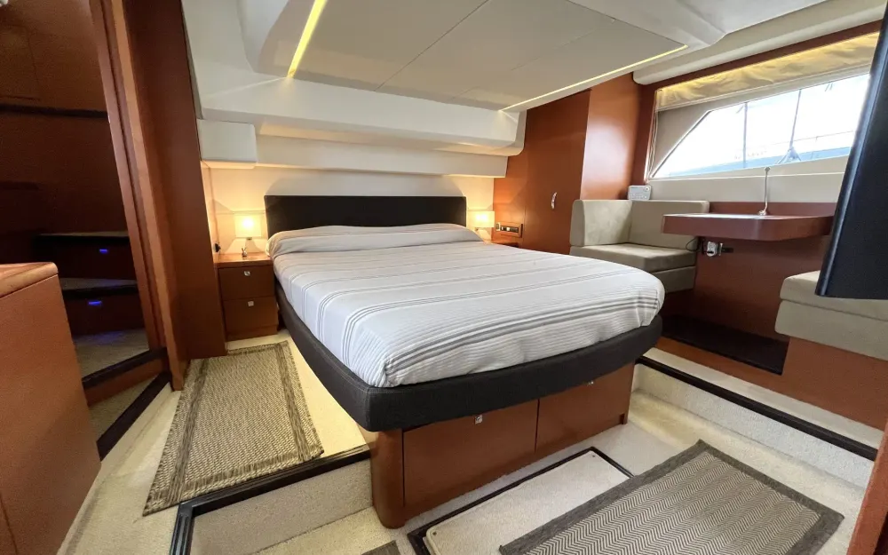slider 10 Jeanneau Prestige 500 Fly