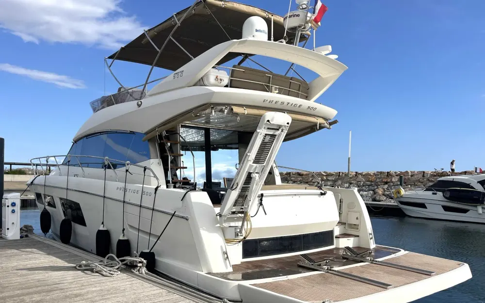 slider 1 Jeanneau Prestige 500 Fly