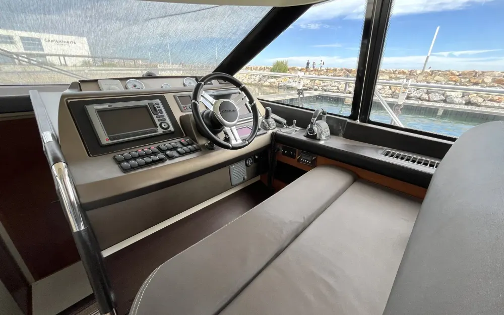 slider 5 Jeanneau Prestige 500 Fly