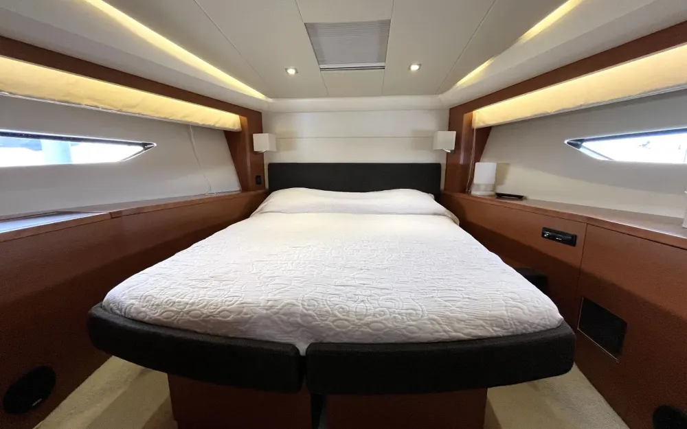 slider 6 Jeanneau Prestige 500 Fly