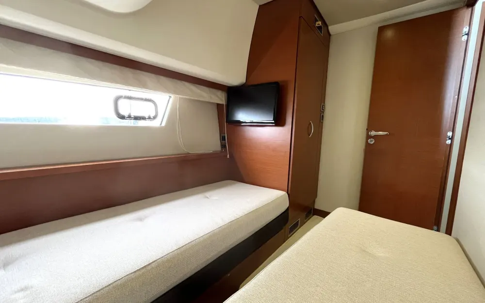 slider 8 Jeanneau Prestige 500 Fly