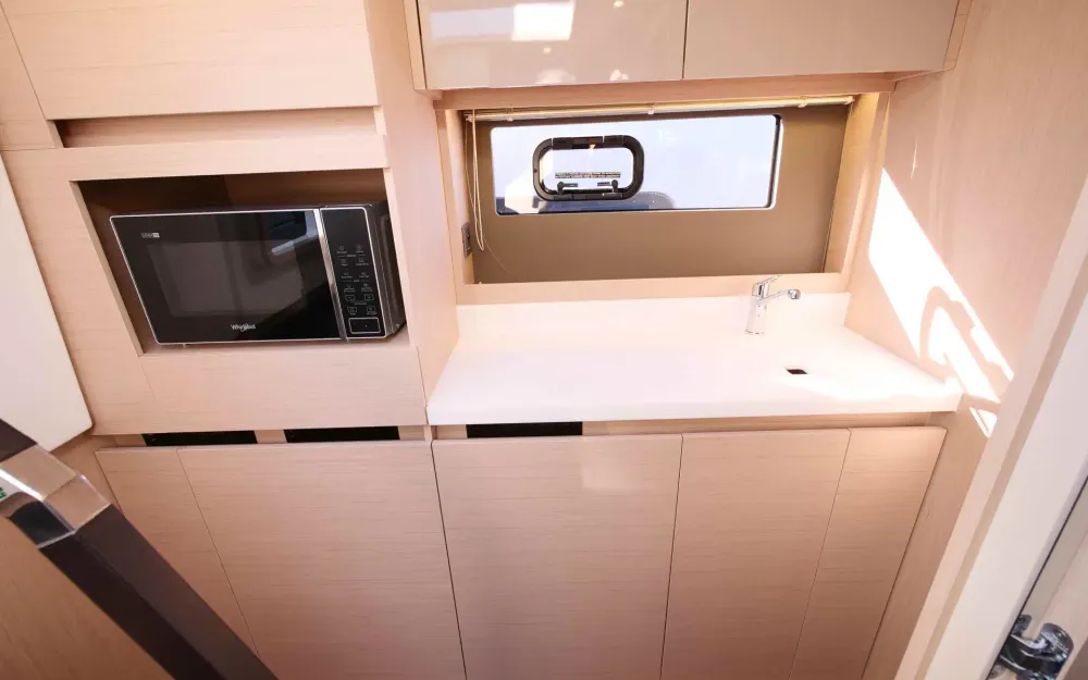slider 2 Jeanneau DB 43