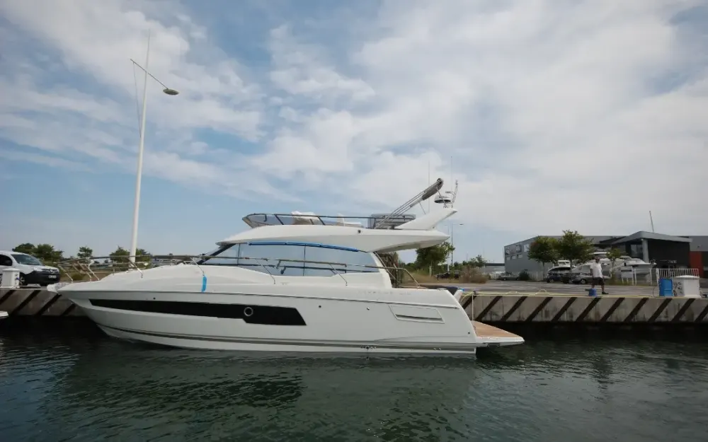 slider 0 Jeanneau Prestige 460 Fly