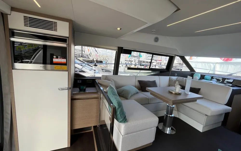 slider 1 Jeanneau Prestige 460 Fly