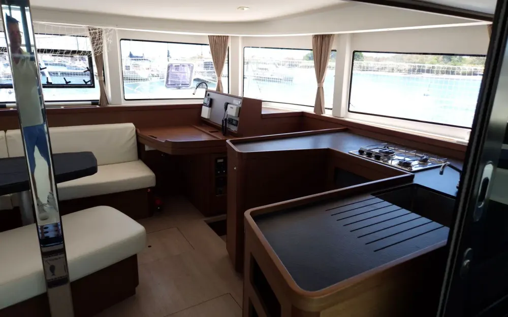 slider 18 Lagoon  42