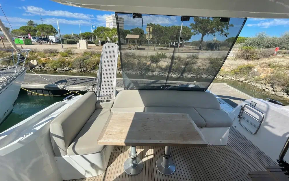 slider 17 Prestige Yachts 420 Fly