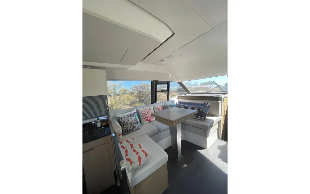 slider 5 Jeanneau Prestige 420 Fly