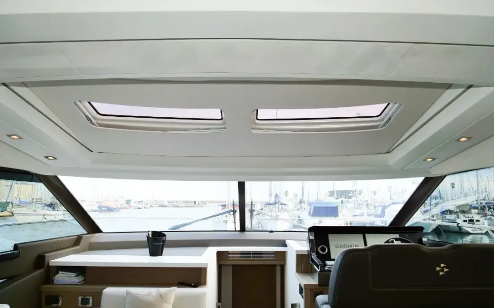 slider 9 Jeanneau Prestige 590 S
