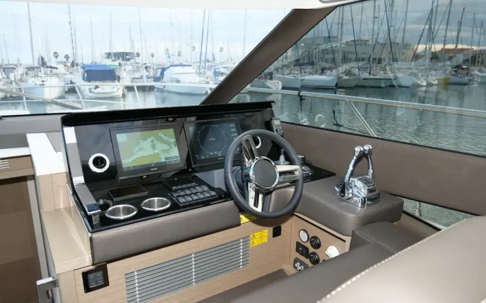 slider 14 Jeanneau Prestige 590 S