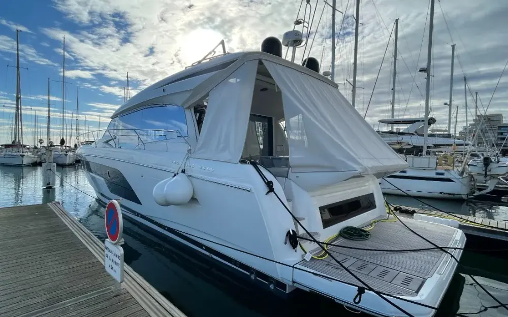 slider 18 Jeanneau Prestige 590 S