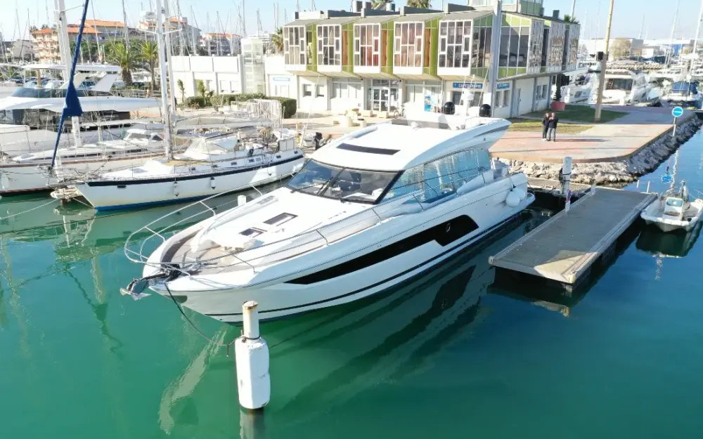 slider 1 Jeanneau Prestige 590 S