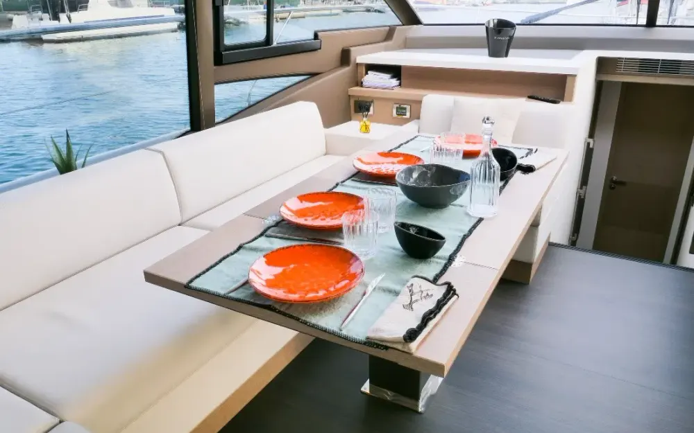 slider 5 Jeanneau Prestige 590 S