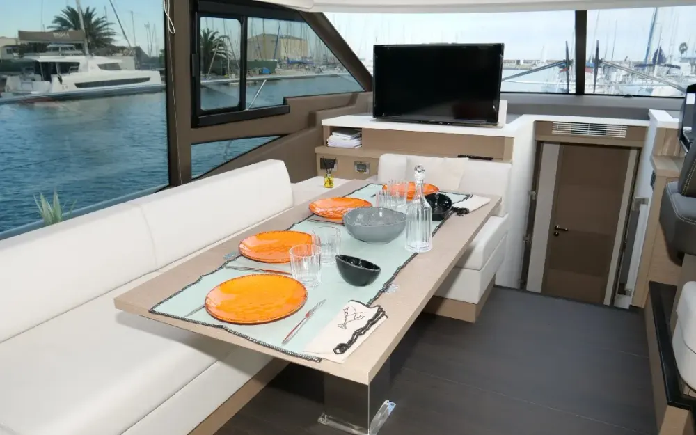 slider 6 Jeanneau Prestige 590 S